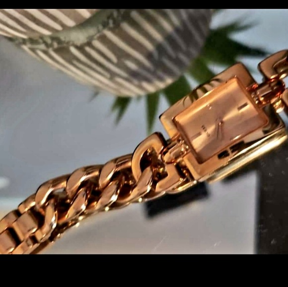 GUESS ROSE GOLD MINI MOD - Picture 4 of 4